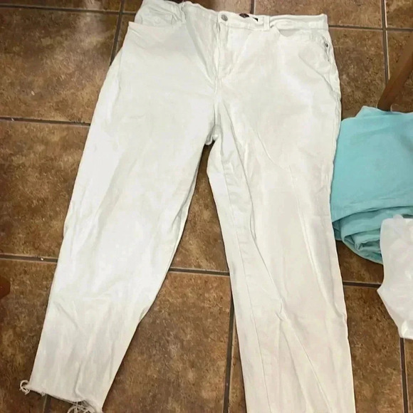 White Jeans Gloria Vanderbilt Amanda Size 16 - Picture 1 of 6